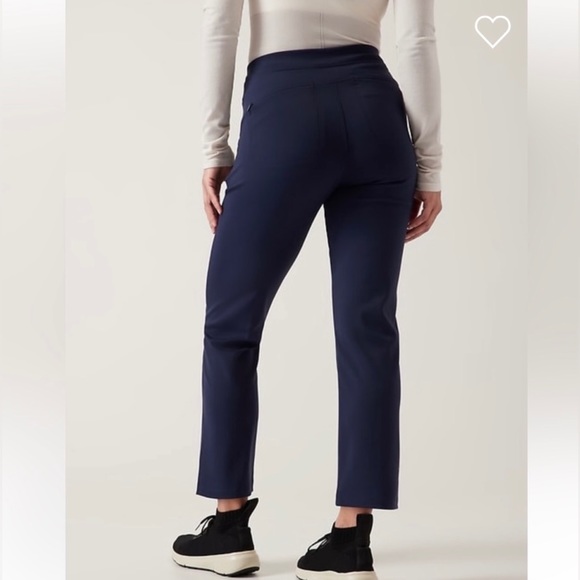 Athleta Headlands Hybrid Pant // Navy - Picture 2 of 11